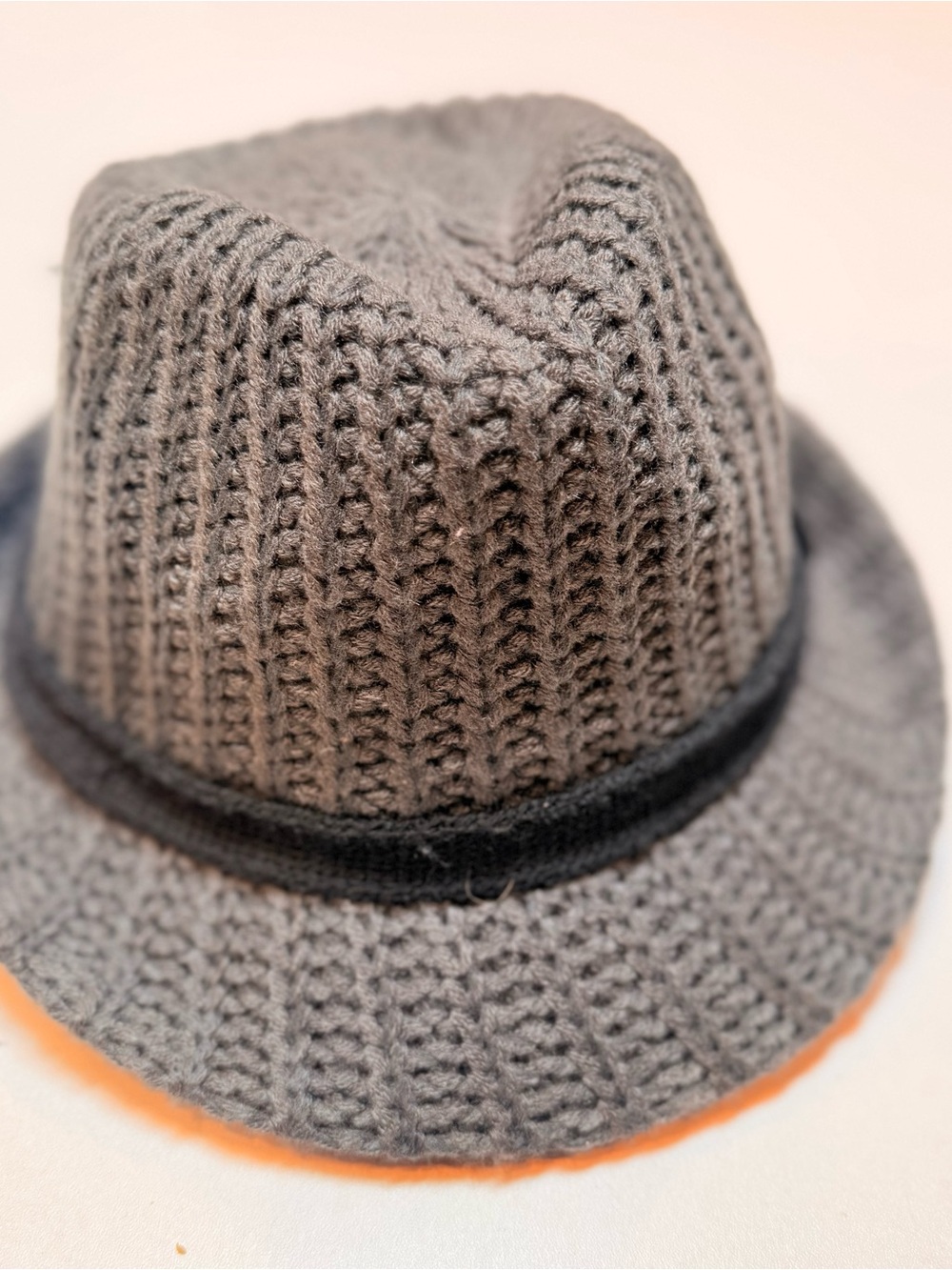 D&Y Gray Knit Fedora with Black Band